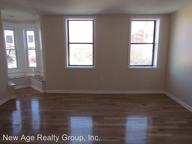 Building Photo - 110 S 43rd St
