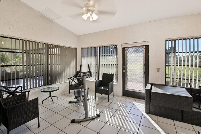 Building Photo - 5628 Pleasant Valley Ln
