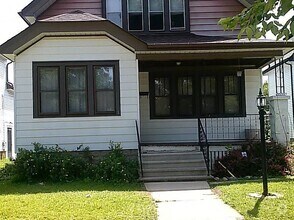 Building Photo - 3238 S 7th St