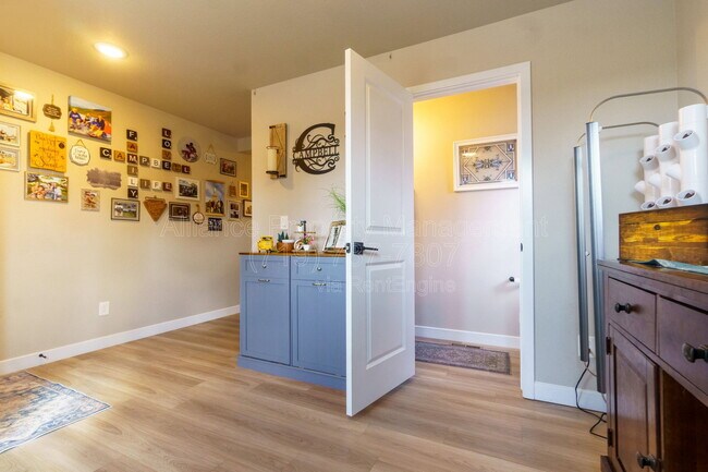 Building Photo - 10477 Luneth Dr