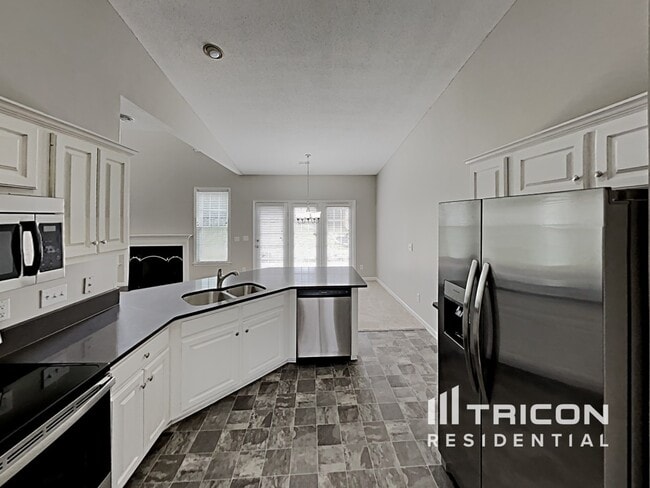 Building Photo - 2403 Glen Meadow Dr