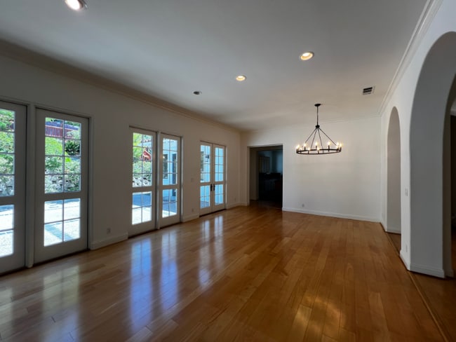 Building Photo - 6 Whiting Ct