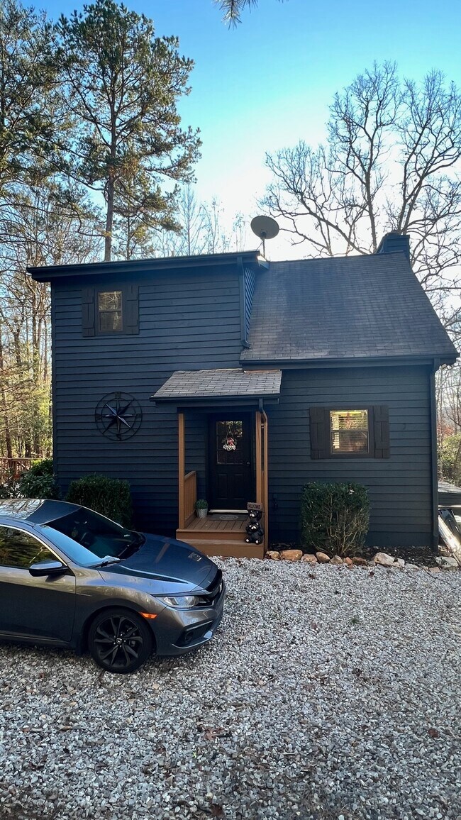 Building Photo - 158 Justa Rd