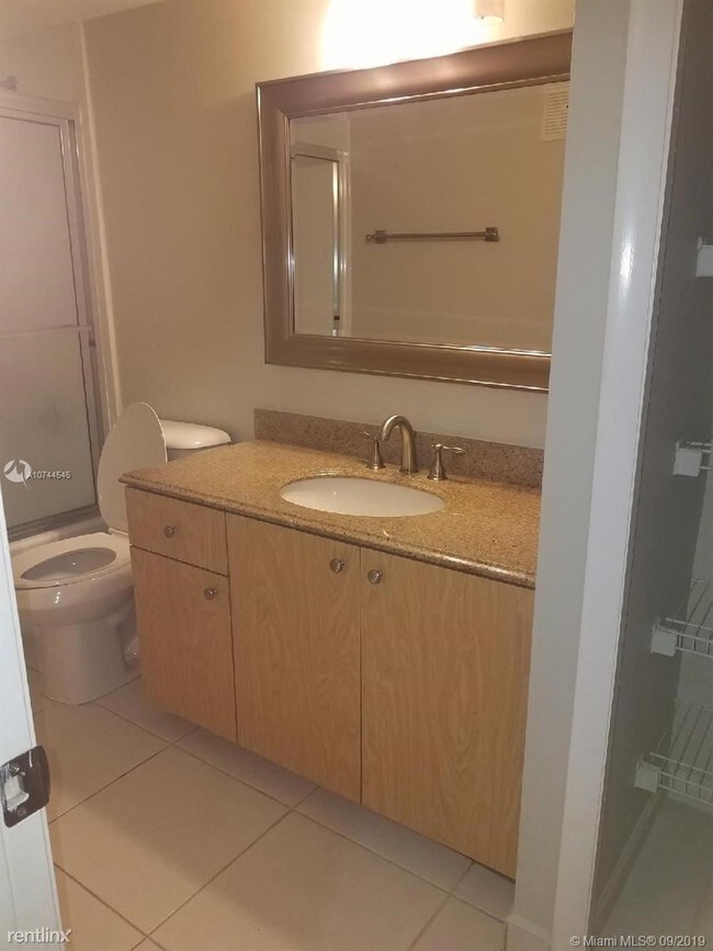 Building Photo - 2 br, 2 bath Condo - 220 Lakeview Dr