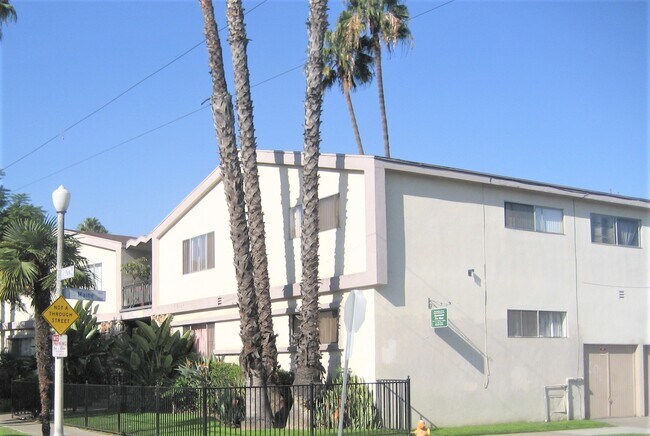 Foto del edificio - 985 N Park Cir