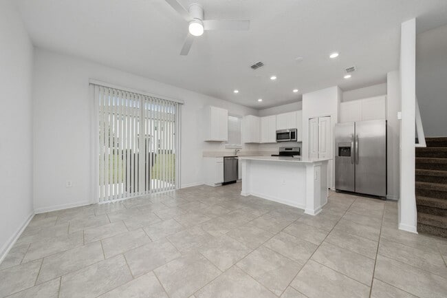 Building Photo - 3330 Laurent Lp