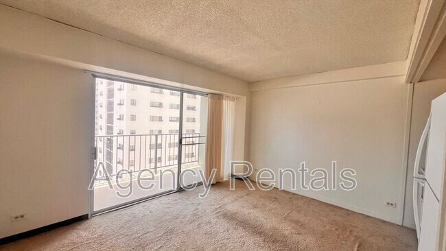 Foto del edificio - 2440 Kuhio Ave.
