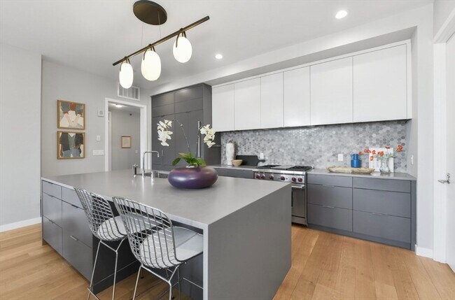 Building Photo - 481 Harrison Ave