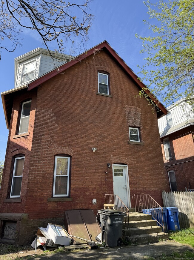 Building Photo - 44 Ashley St