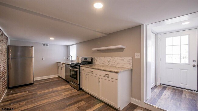 Building Photo - 108 S Bartram Ave