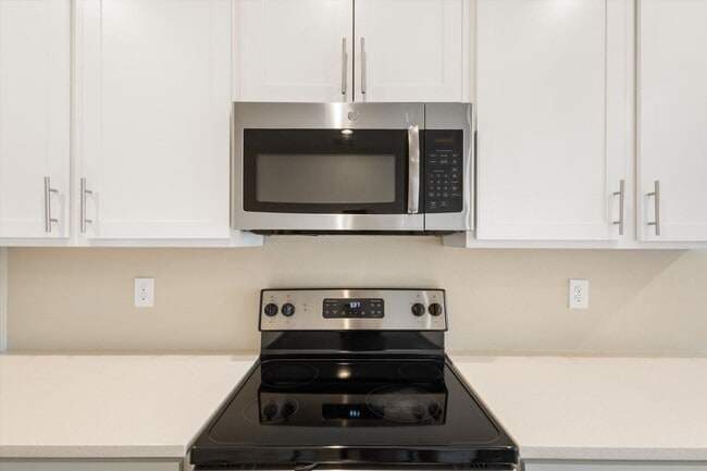 Building Photo - 737 Meadow Pointe Dr