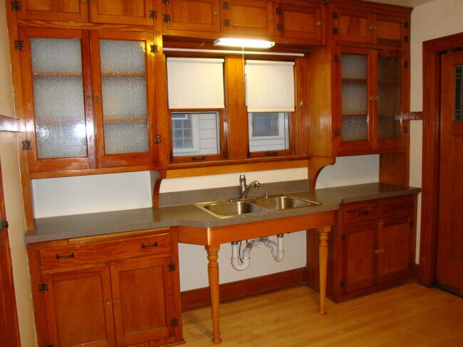 Kitchen - 2154 S 66th St