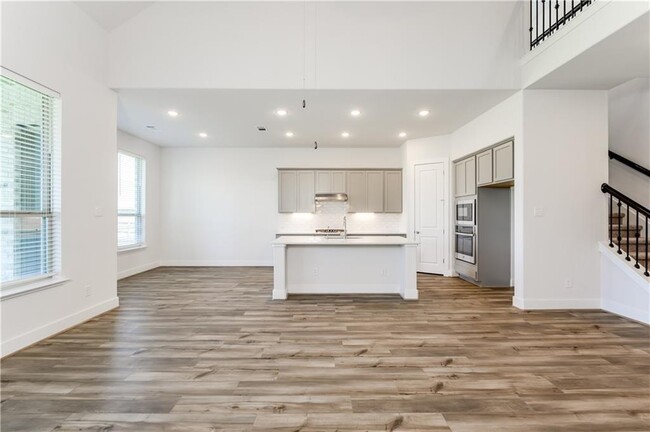 Building Photo - 715 Mangold Dr