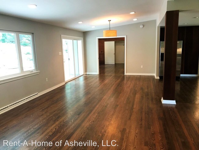 Building Photo - 4 br, 3 bath House - 10 Woodcrest Road