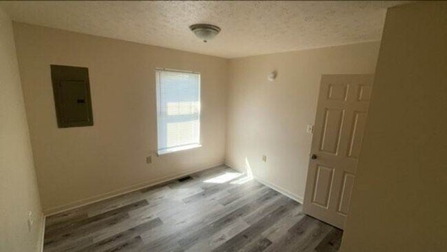 Foto del edificio - Spacious 2 Bed 2 Bath Duplex