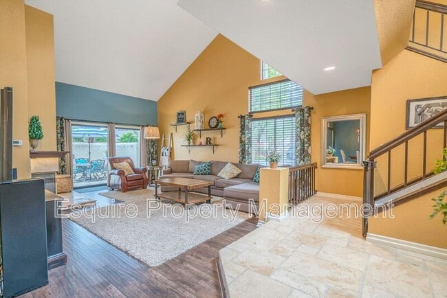 Building Photo - 1351 El Lazo Ct