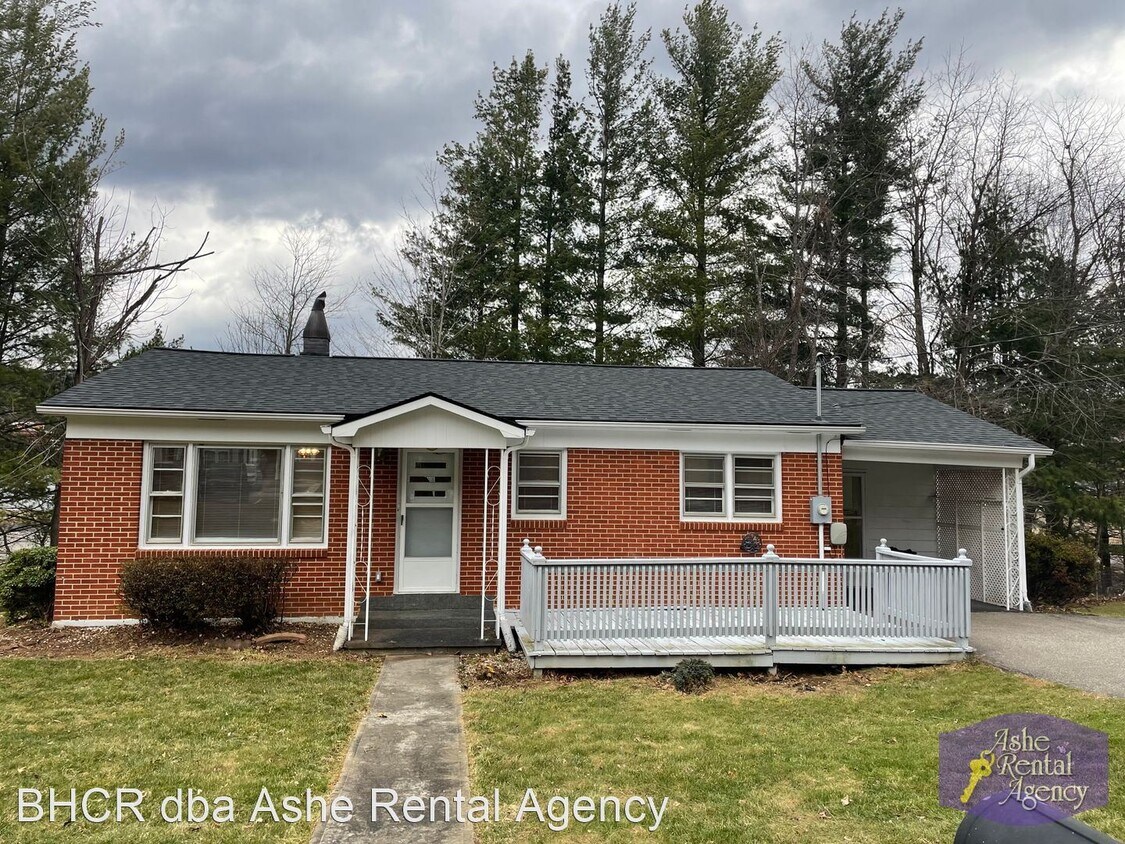 Primary Photo - 2 br, 1.5 bath House - 327 Long Street