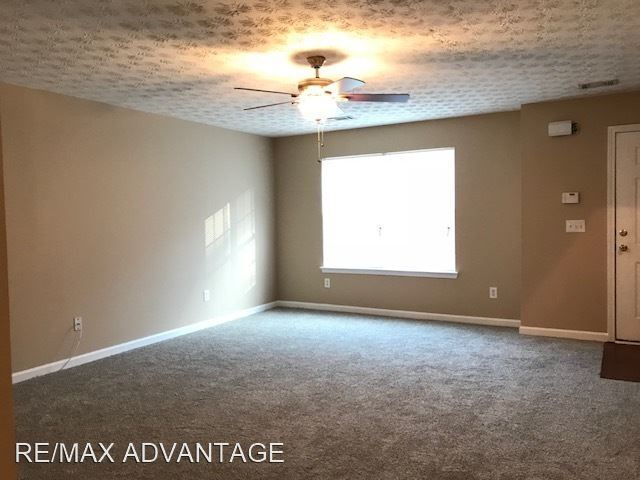 Foto del edificio - 3 br, 2.5 bath House - 5554 PINERIDGE CT.