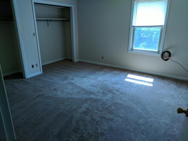 Building Photo - 316 McClain Ave