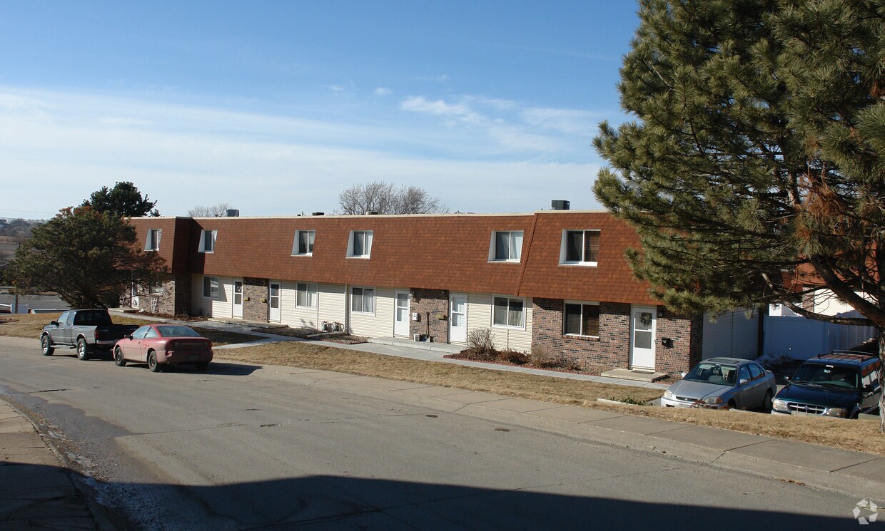Monarch Grove Apartments in Papillion, NE