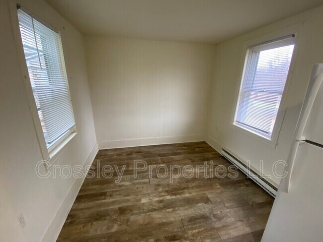 Foto del edificio - 147 N Main St