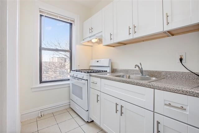 Foto del edificio - 107 Kensington Ave