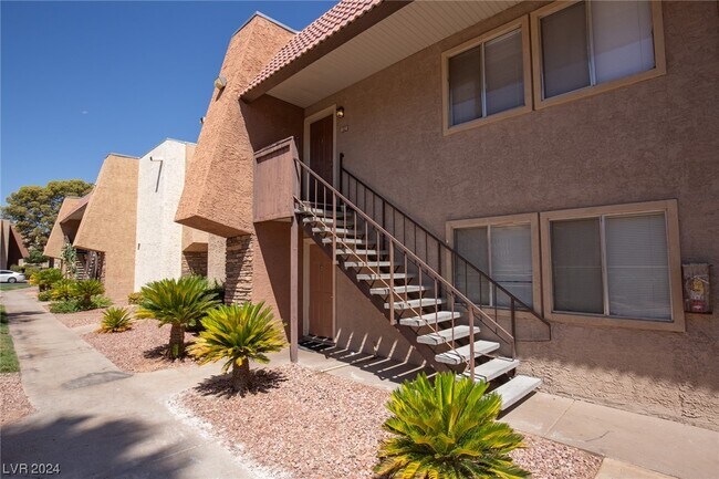 Building Photo - 5320 Indian River Dr