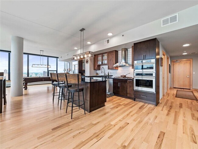 Foto del edificio - 740 Portland Ave