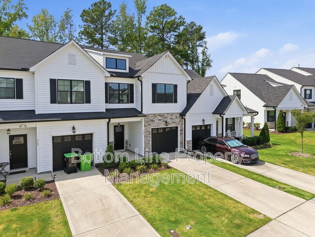 Foto del edificio - 739 Putney Hl Rd