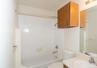 2BR 1.5BA-Bathroom - The Park