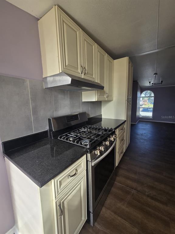 Foto del edificio - 617 Lemon St W