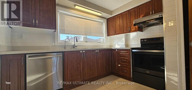 Building Photo - 187 Epsom Downs Dr
