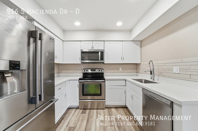 Building Photo - 916 S Hacienda Dr