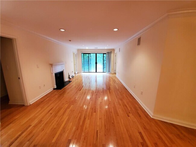 Foto del edificio - 4209 Pine Heights Dr NE
