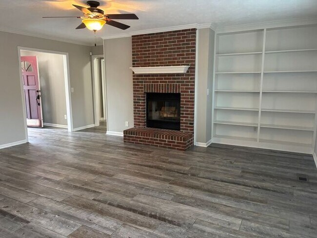 Foto del edificio - 867 Flintwood Rd