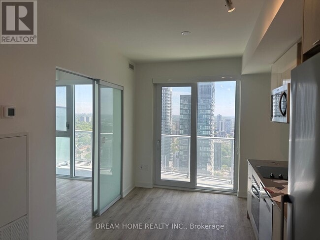 Building Photo - 100 Dalhousie St