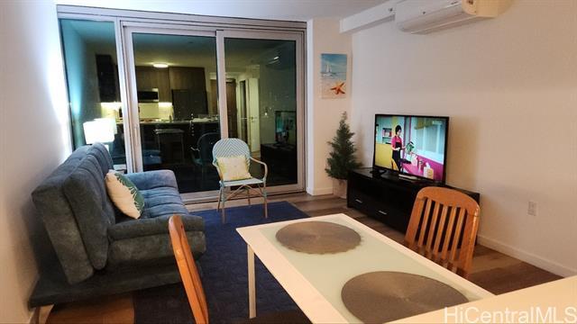 Building Photo - 1515 Liona St