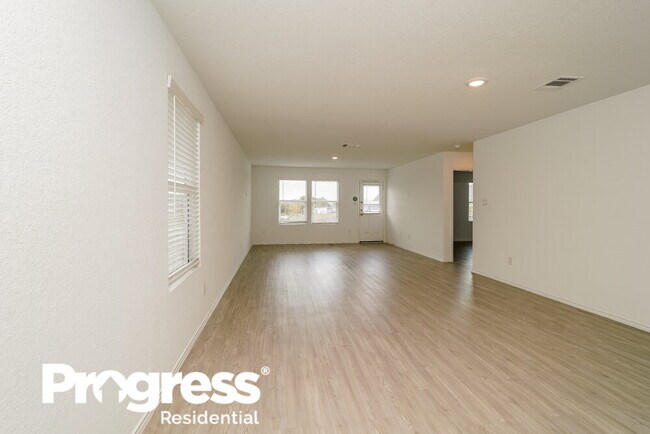 Building Photo - 218 Hollywood Dr