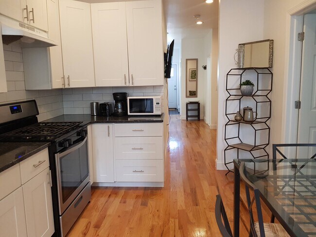 Foto del edificio - 137 Dekalb Ave