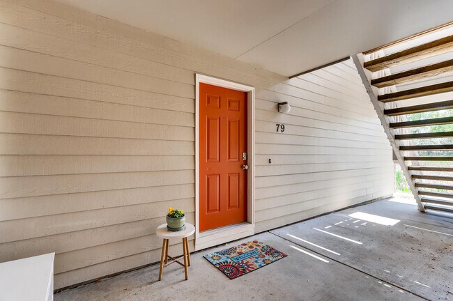 Foto del edificio - 4975 Twin Lakes Rd