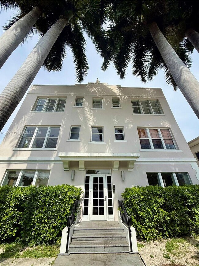 Building Photo - 1027 Pennsylvania Ave