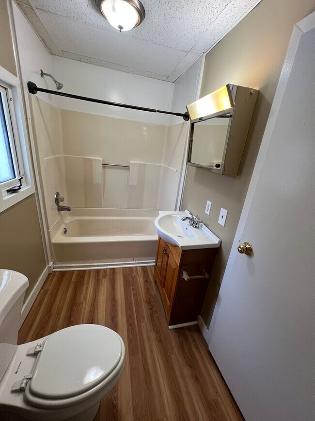 Foto del edificio - 141 College Ave