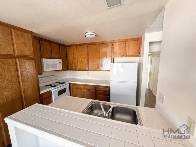 Foto del edificio - Homes Management - 2bd/2ba Upstairs Condo ...