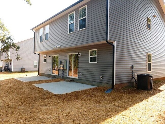 Foto del edificio - Newer townhouse in Granite Quarry location!!