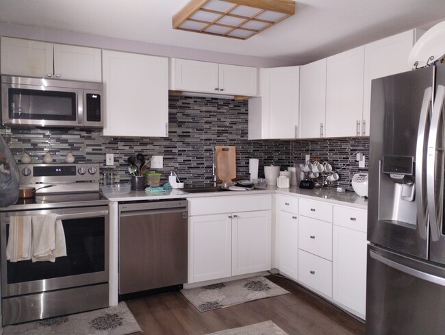 Building Photo - 3085 Pinnacle Park Dr