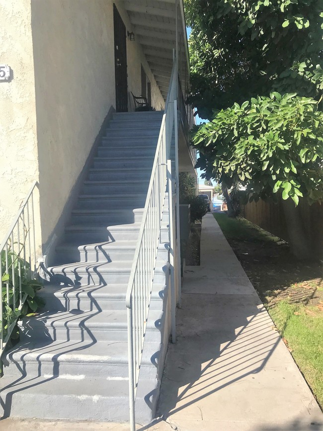 Foto del edificio - 3345 Artesia Blvd
