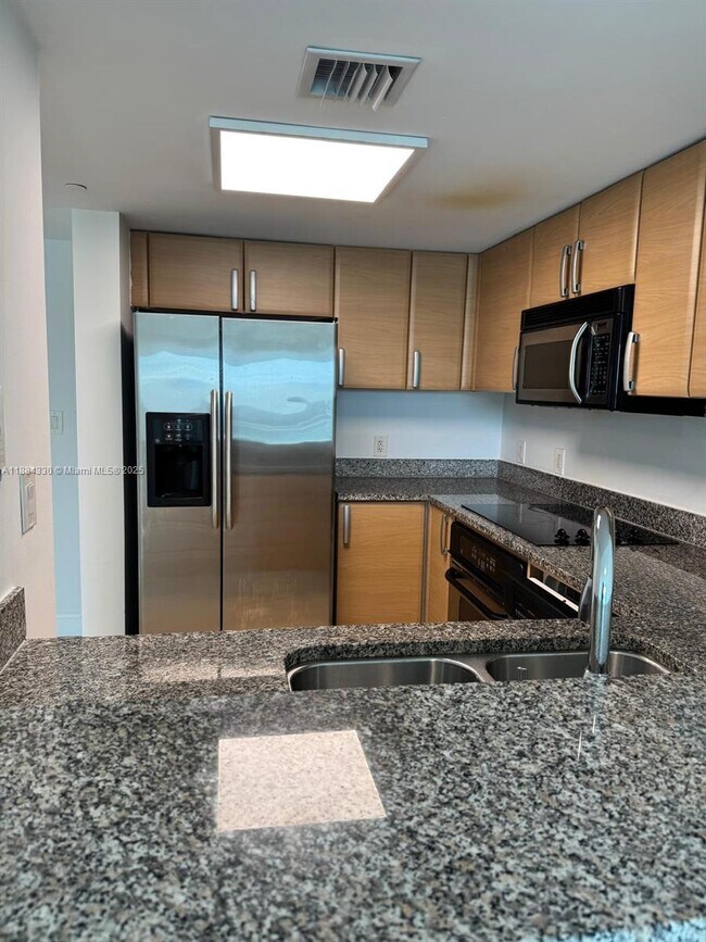Foto del edificio - 2101 Brickell Ave