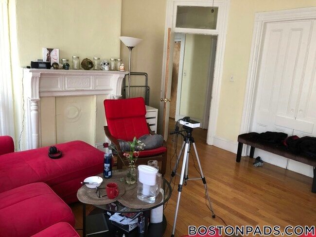 Building Photo - 35 Brookline St