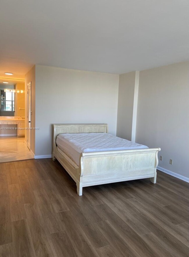 Building Photo - 3800 S Ocean Dr