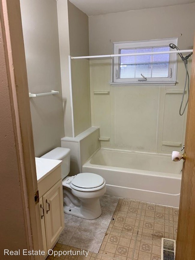 Building Photo - 2 br, 1 bath Apartment - 459 S. 30th Ave